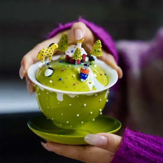 Hand-painted ceramic gaiwan set